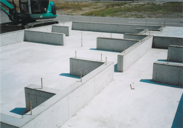 ベタ基礎工法。基礎幅150mm